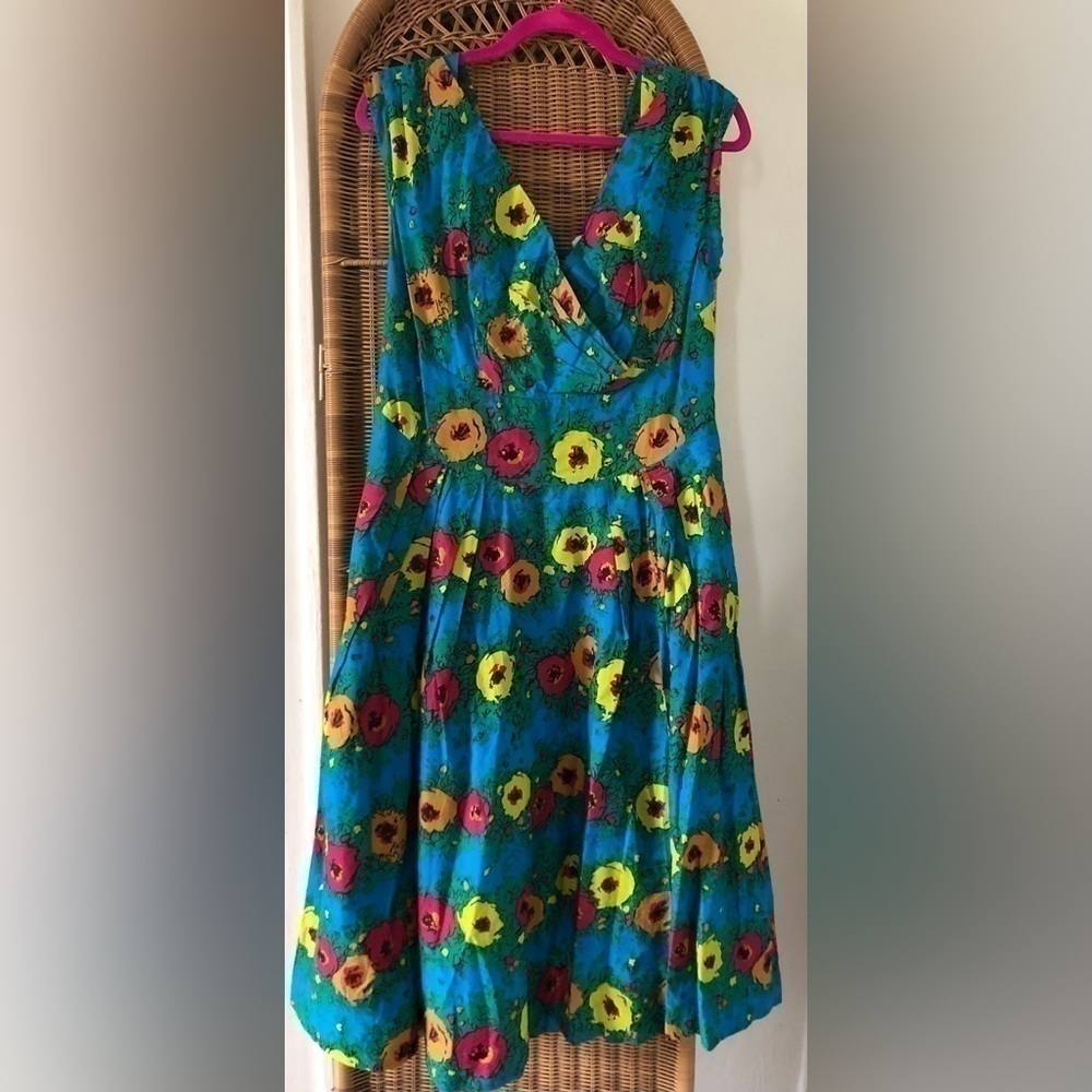 🌟NWT XL Emily and Fin Florence Effortless Vacation Dress Blazing Blooms - Picture 2 of 6